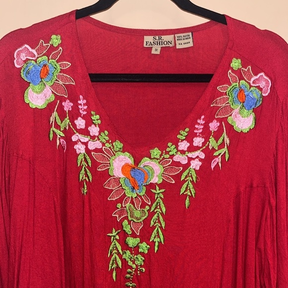 S.R. fashion rayon top with embroidery size 1X - Picture 2 of 6